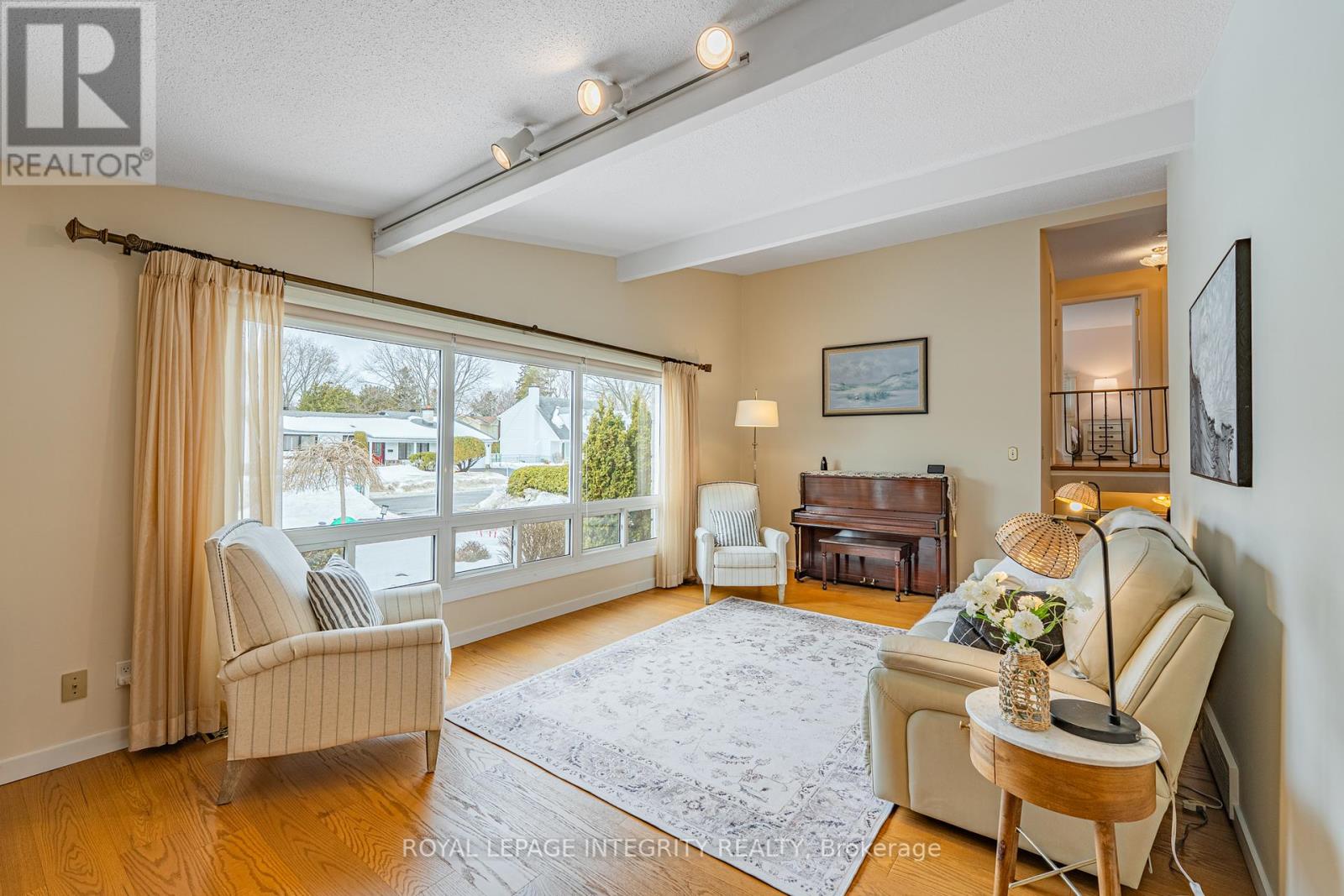 664 Glenhurst Crescent