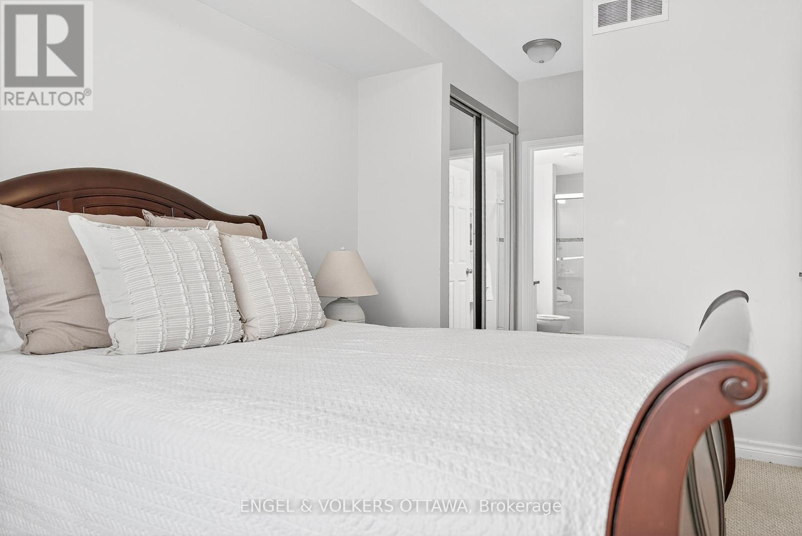 302 - 760 Chapman Mills Drive