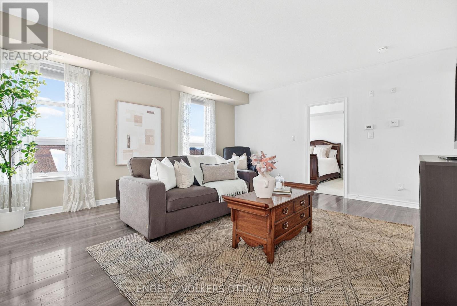 302 - 760 Chapman Mills Drive