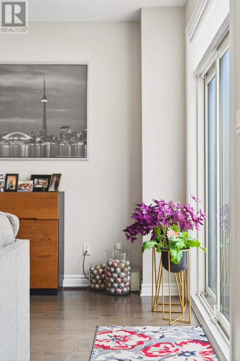 60 Jardiniere Street