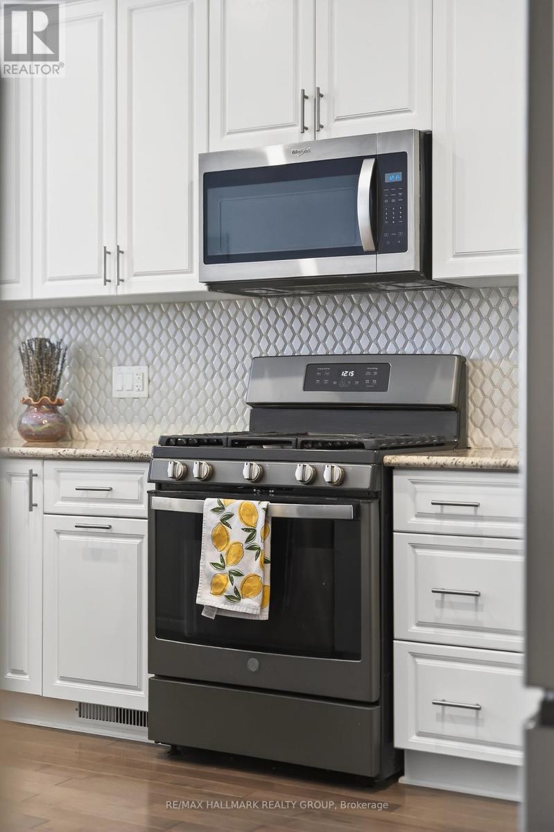 60 Jardiniere Street