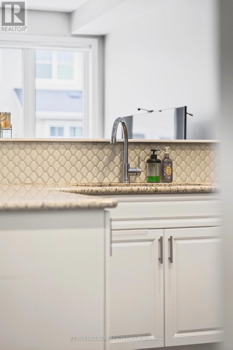 60 Jardiniere Street