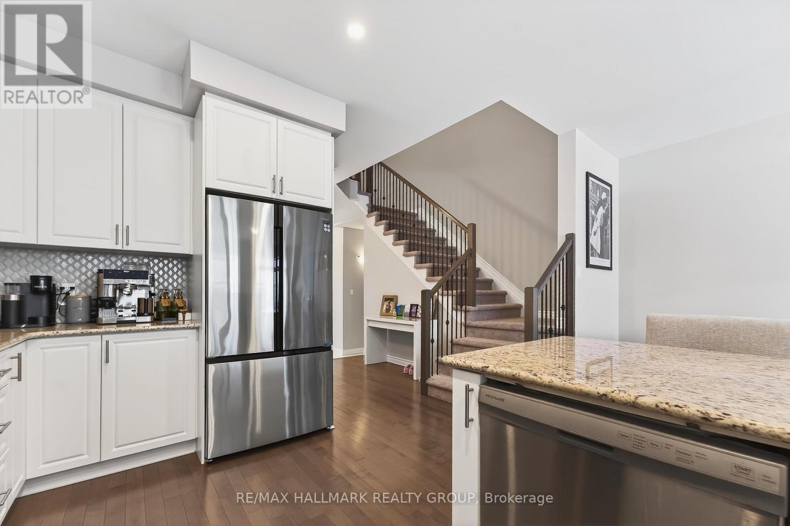 60 Jardiniere Street