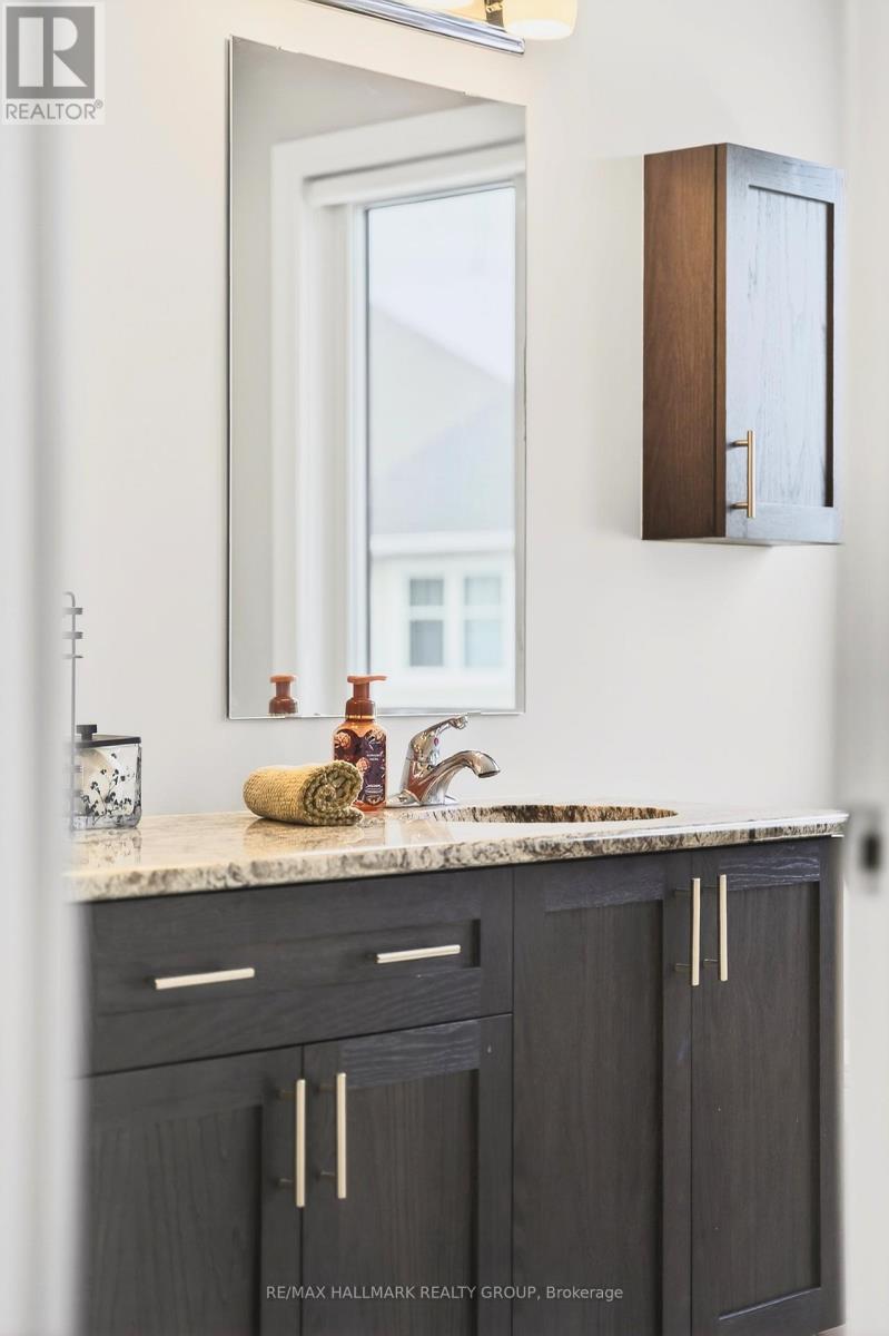 60 Jardiniere Street