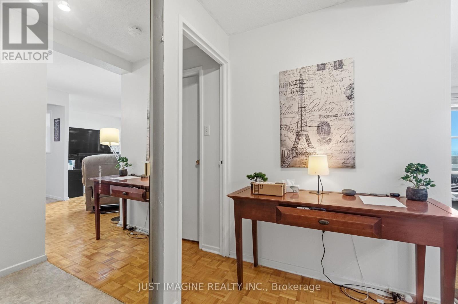 721 - 3100 Carling Avenue