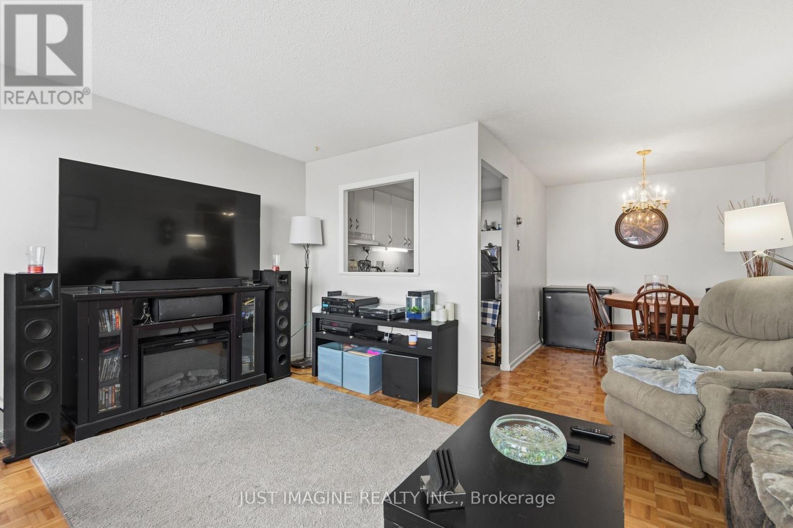 721 - 3100 Carling Avenue