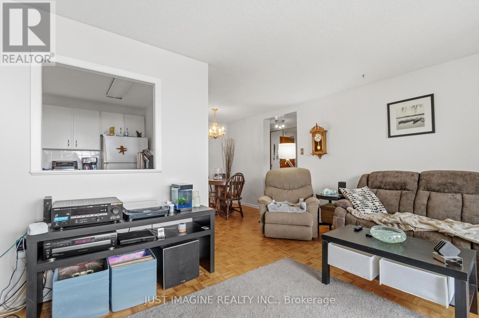 721 - 3100 Carling Avenue