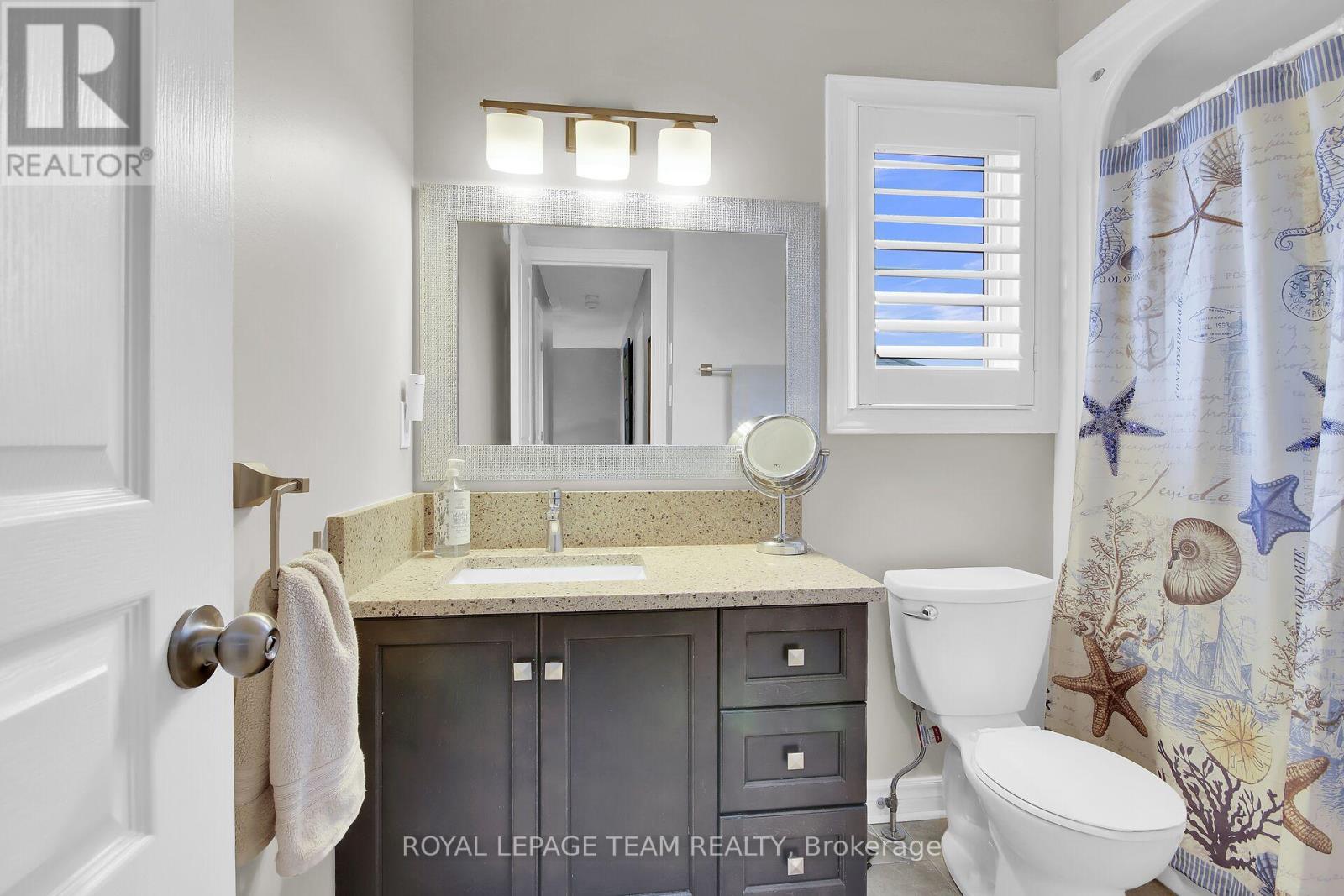 638 Robert Hill Street N