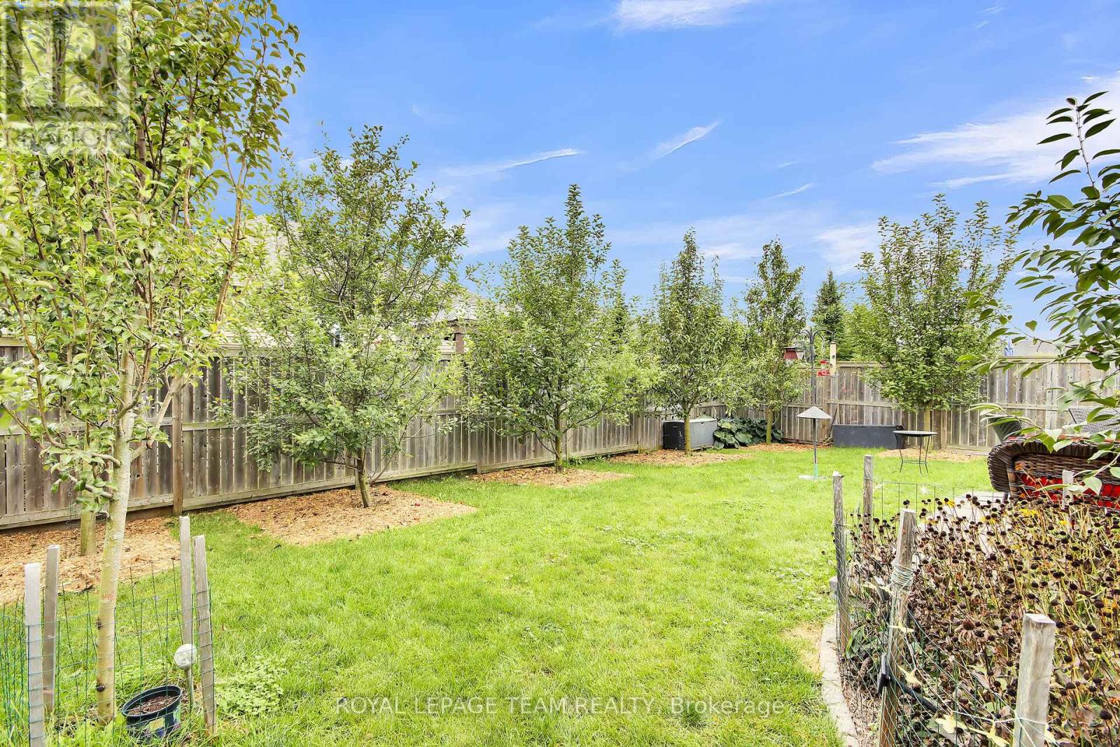 638 Robert Hill Street N