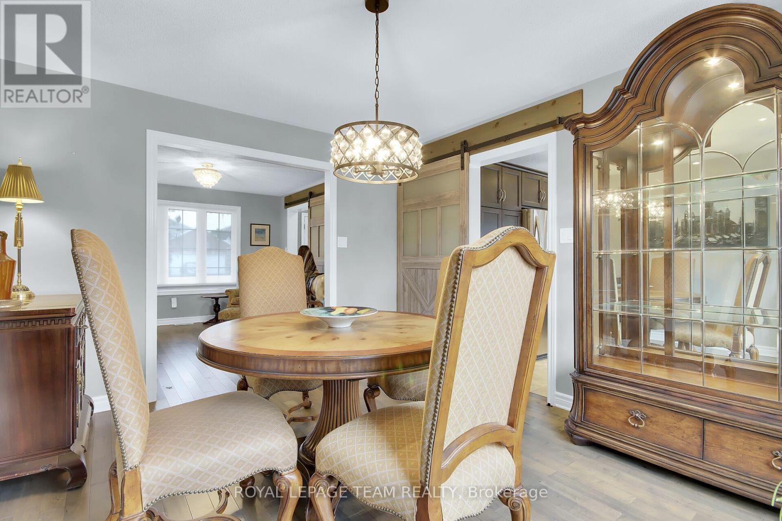 638 Robert Hill Street N