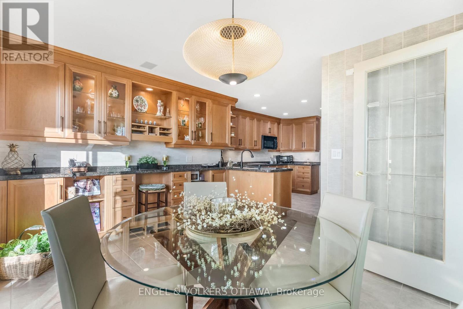 903 - 3590 Rivergate Way