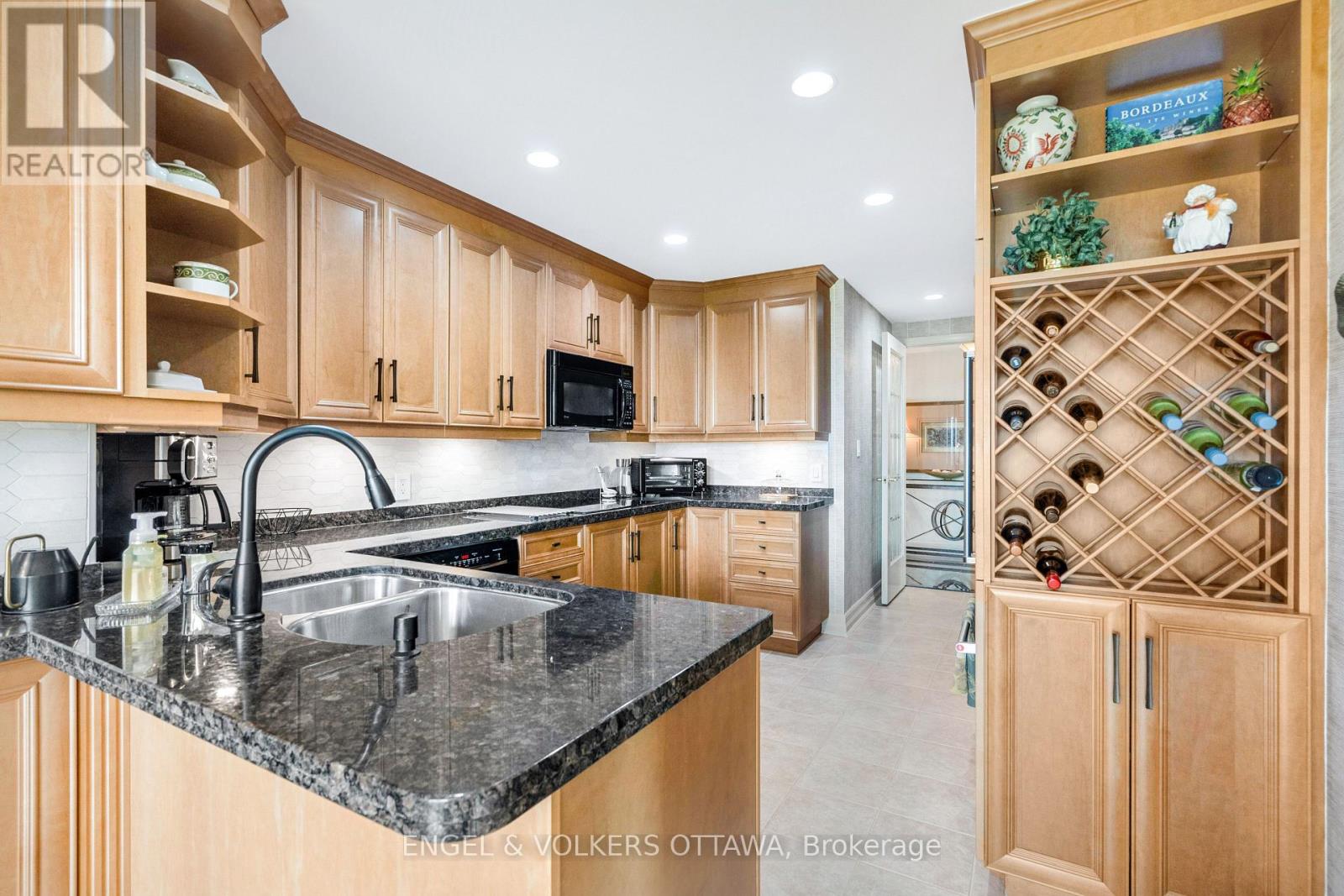 903 - 3590 Rivergate Way