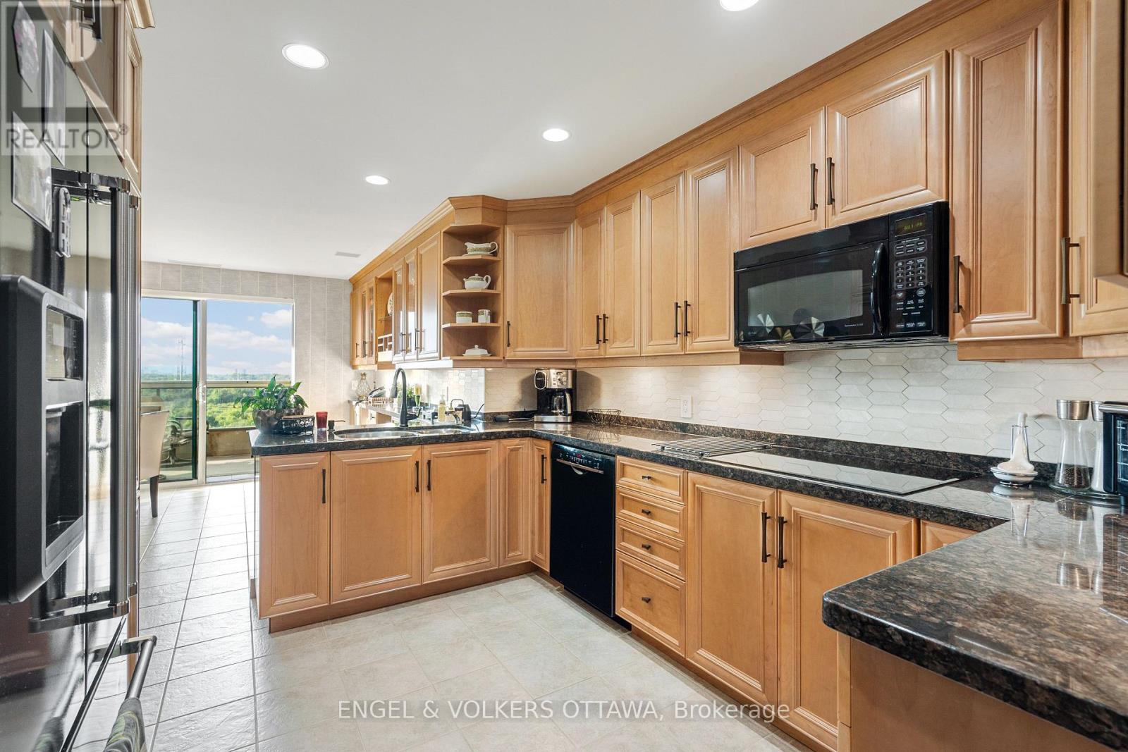 903 - 3590 Rivergate Way