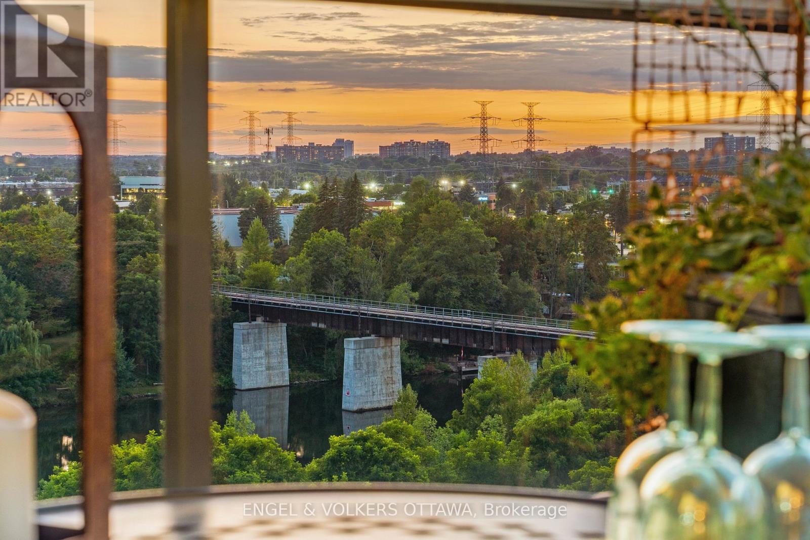 903 - 3590 Rivergate Way