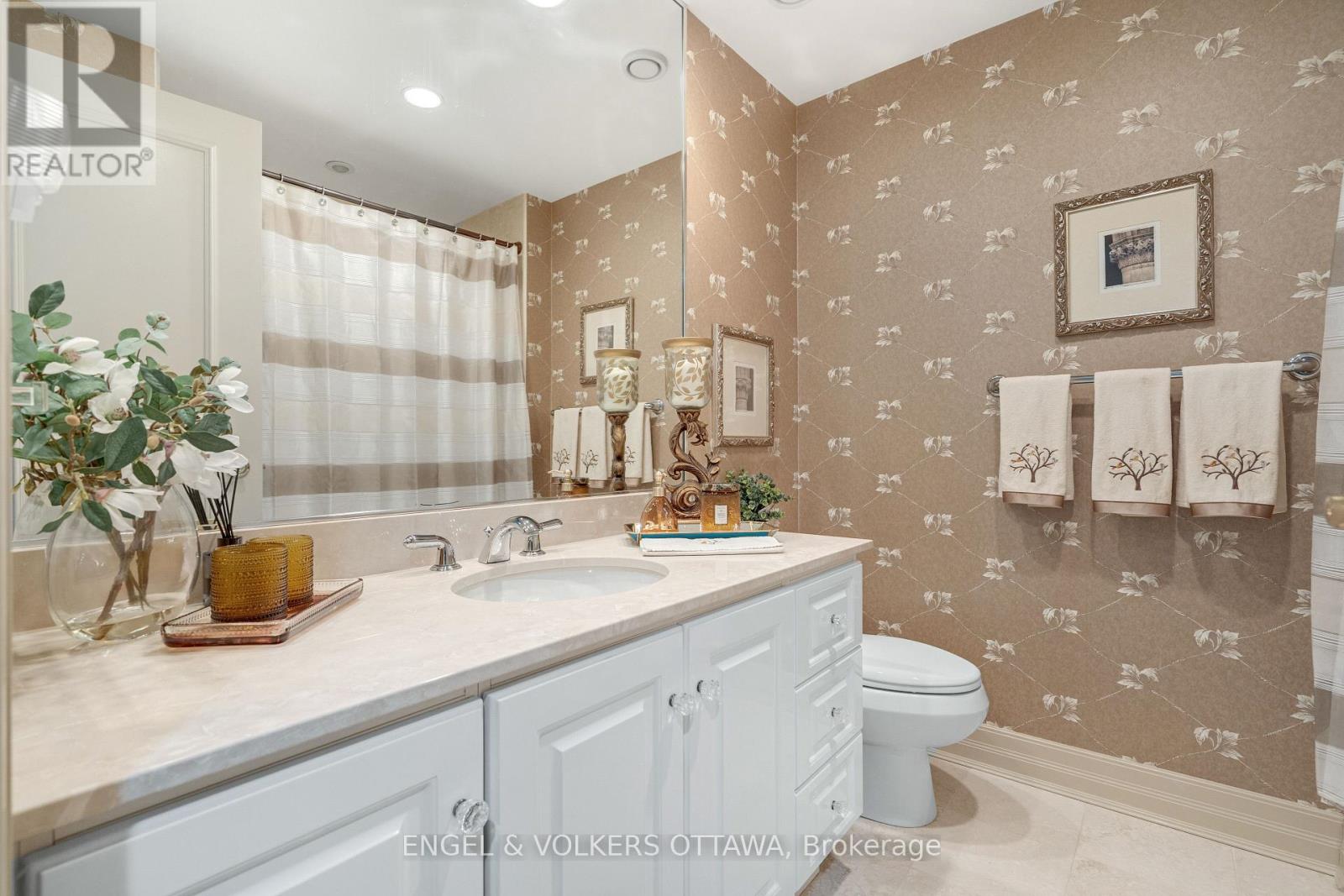 903 - 3590 Rivergate Way