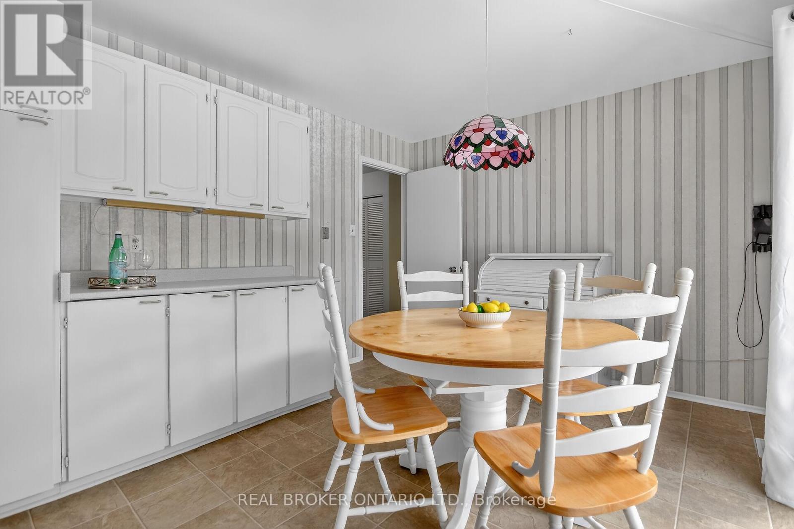 10 Amundsen Crescent