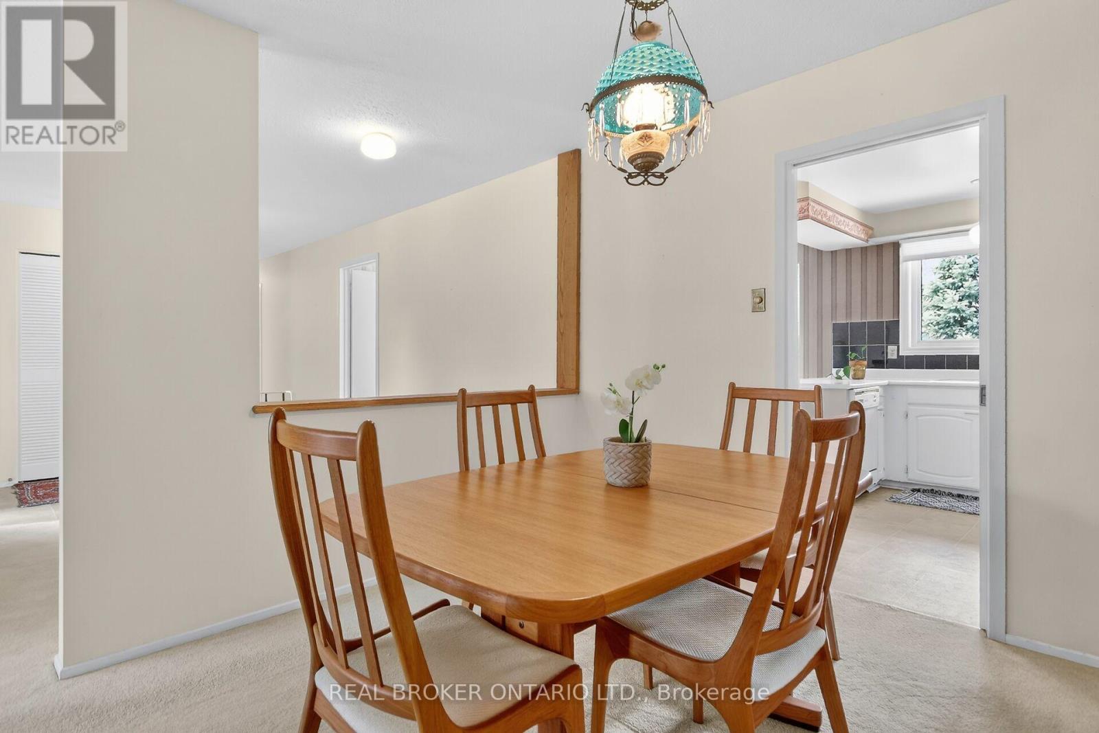 10 Amundsen Crescent