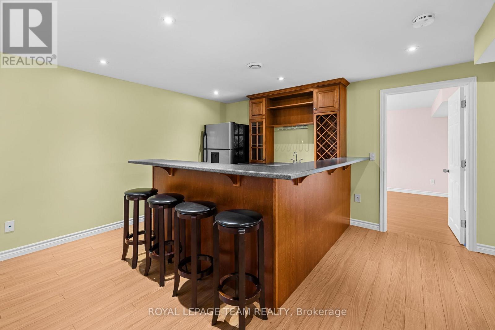 522 Kentmare Crescent