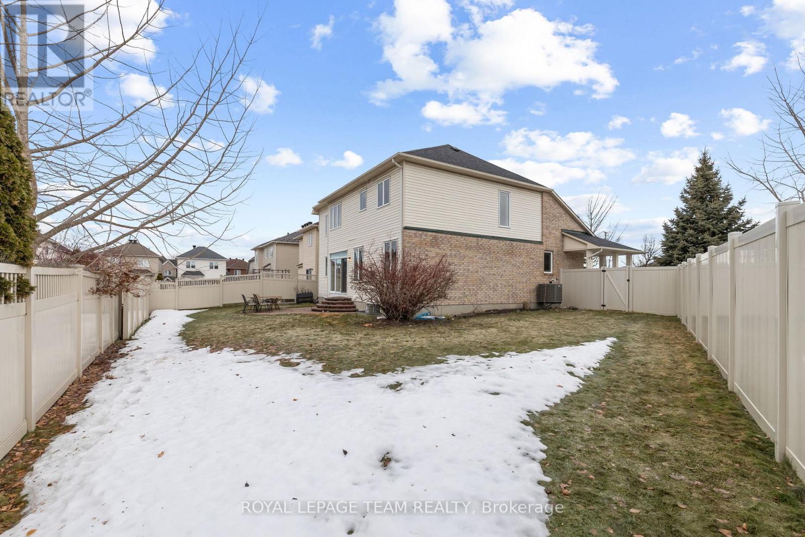 522 Kentmare Crescent