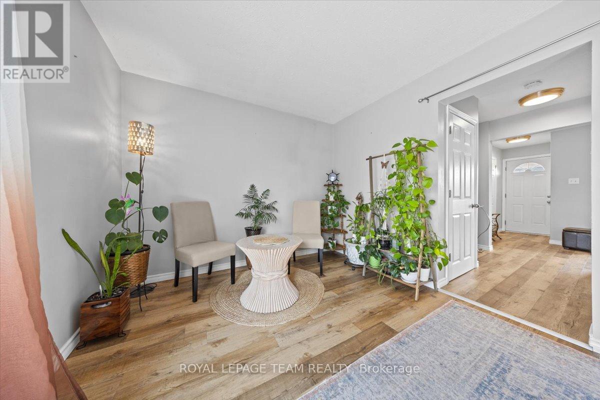 14 - 2570 Southvale Crescent