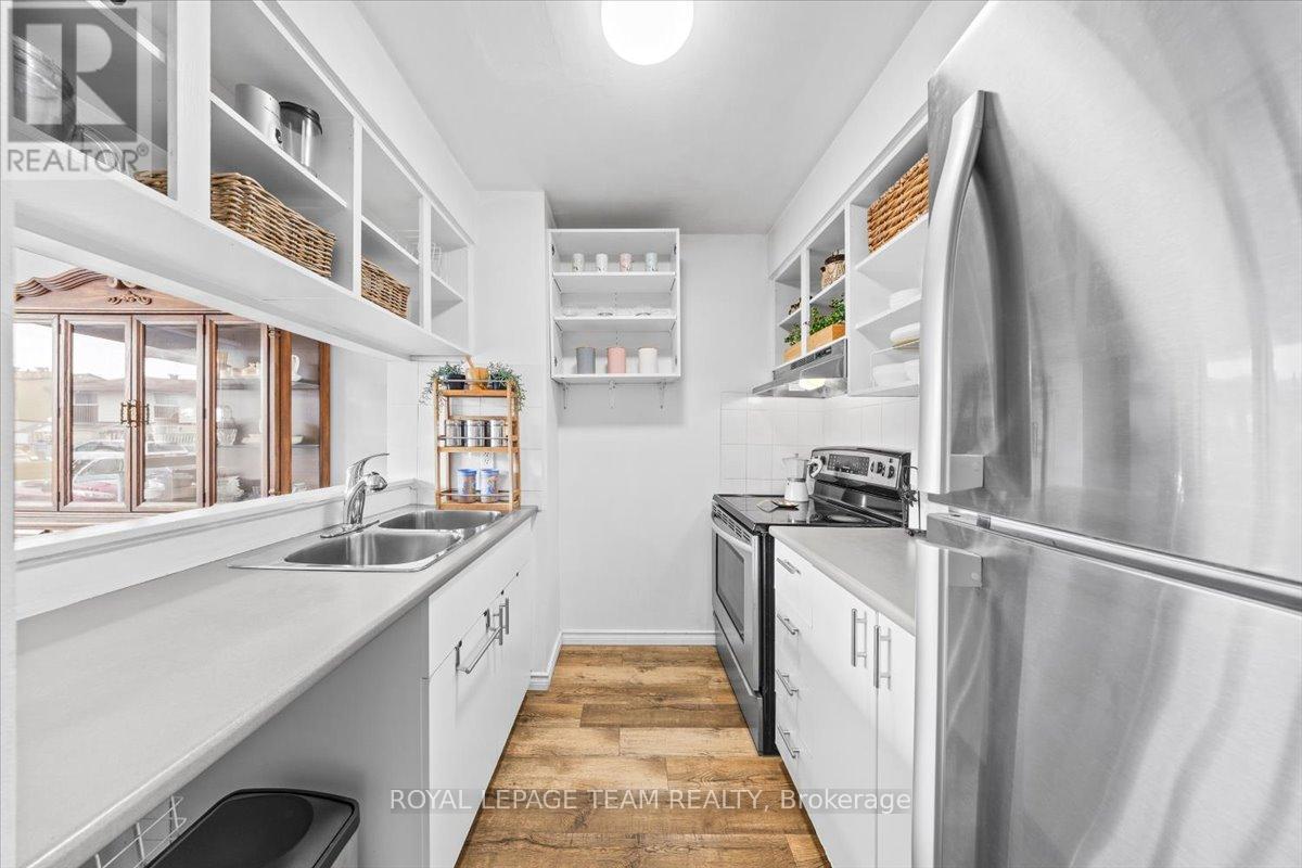 14 - 2570 Southvale Crescent