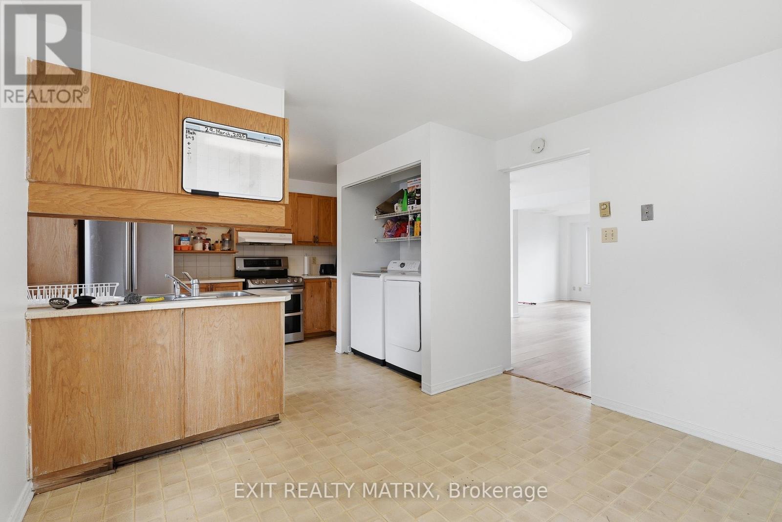 17 - 1838 Summerfields Crescent