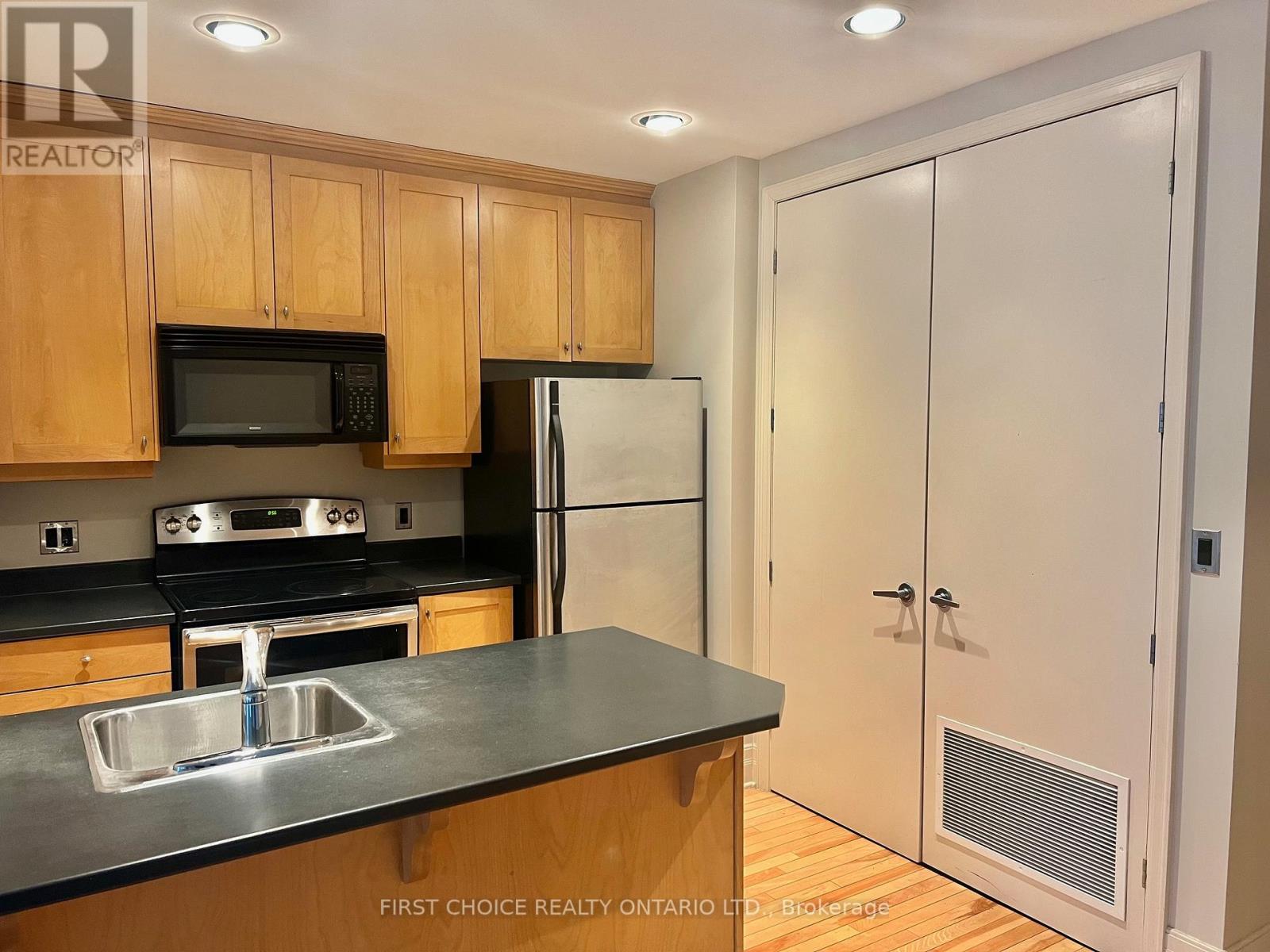 805 - 375 Lisgar Street