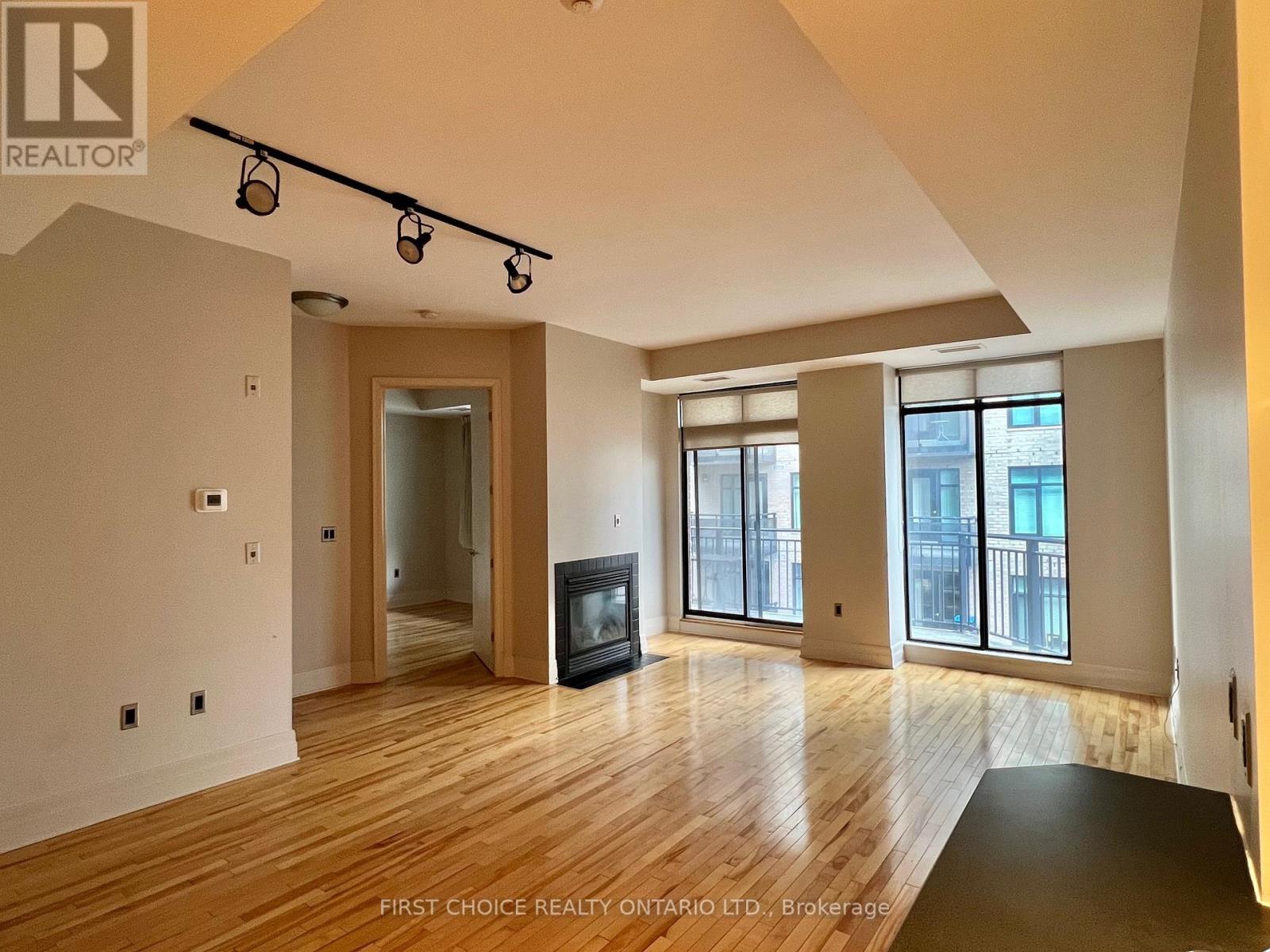 805 - 375 Lisgar Street