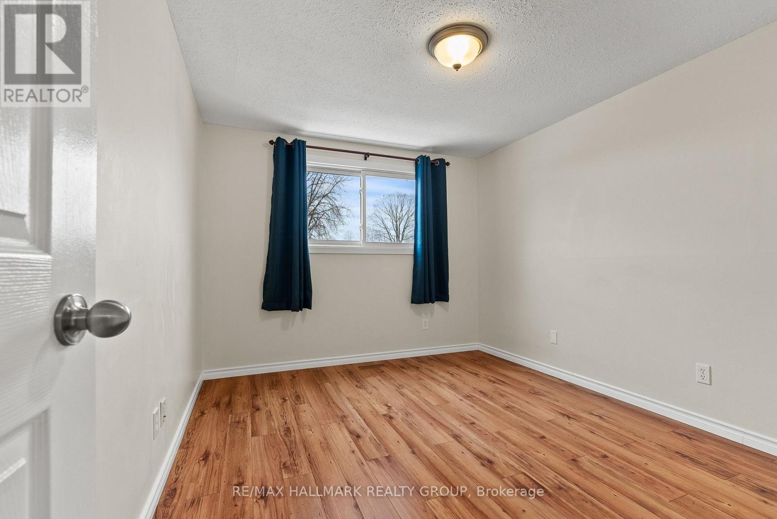 14 - 405 Montfort Street