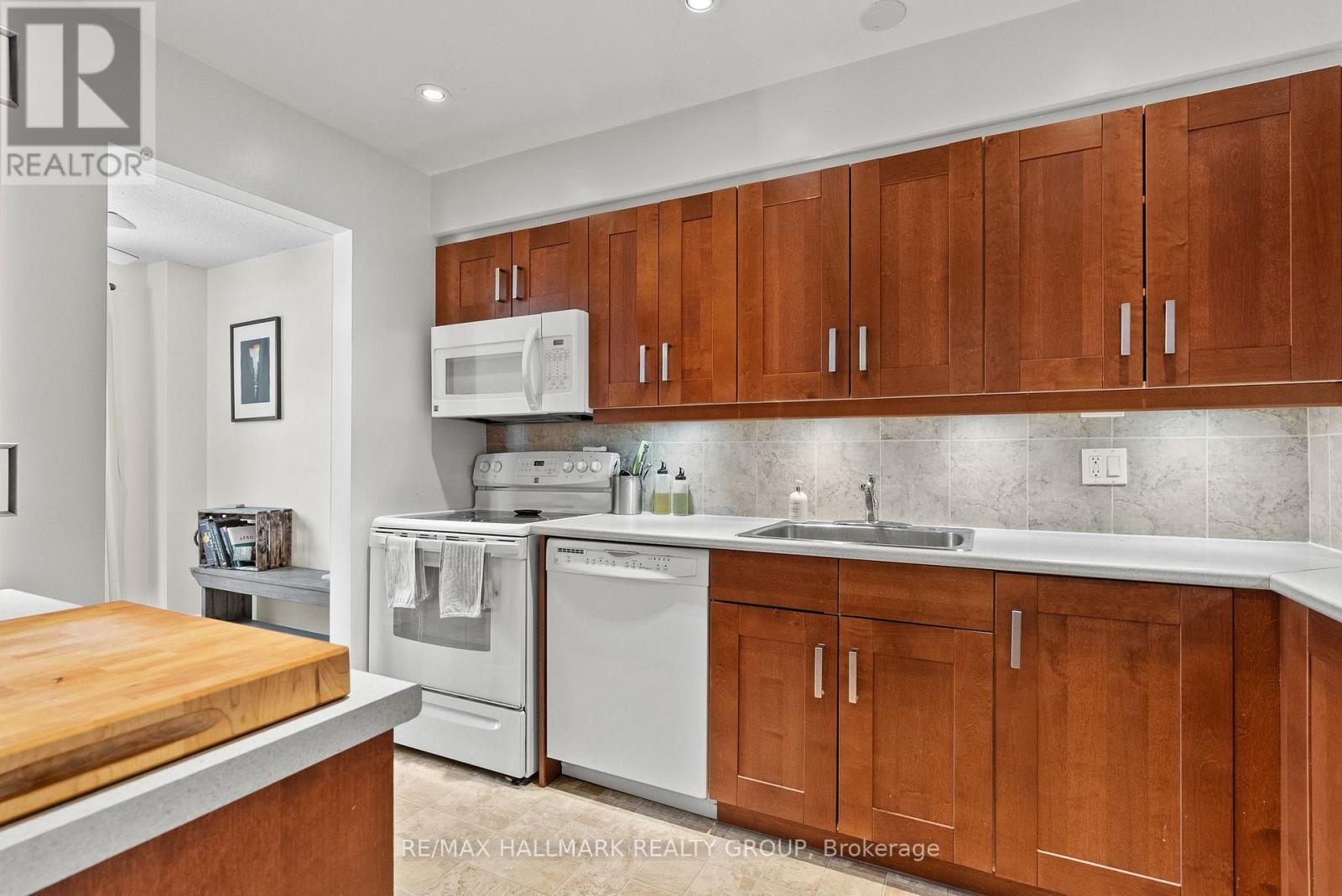 14 - 405 Montfort Street