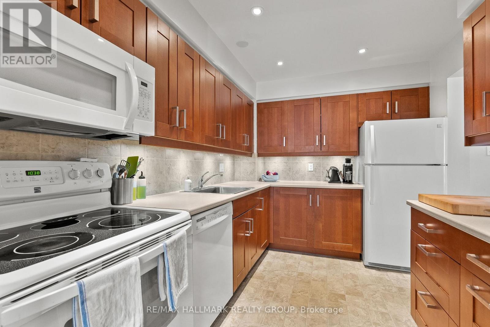 14 - 405 Montfort Street