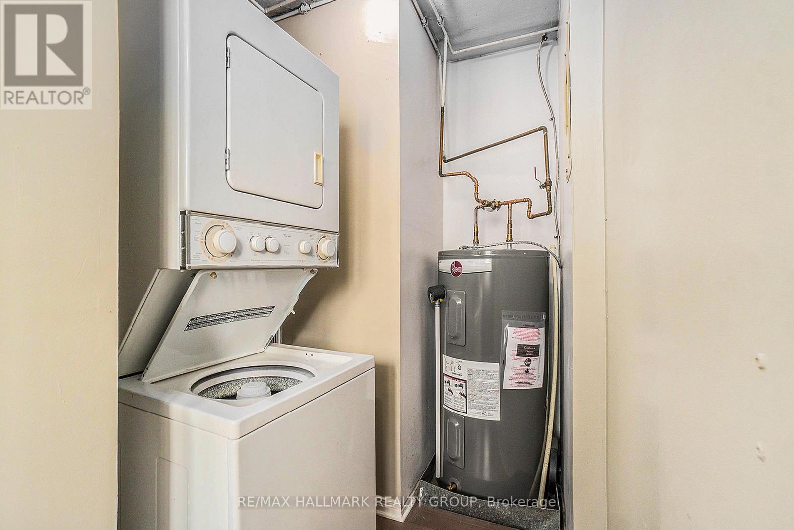 1102 - 200 Bay Street