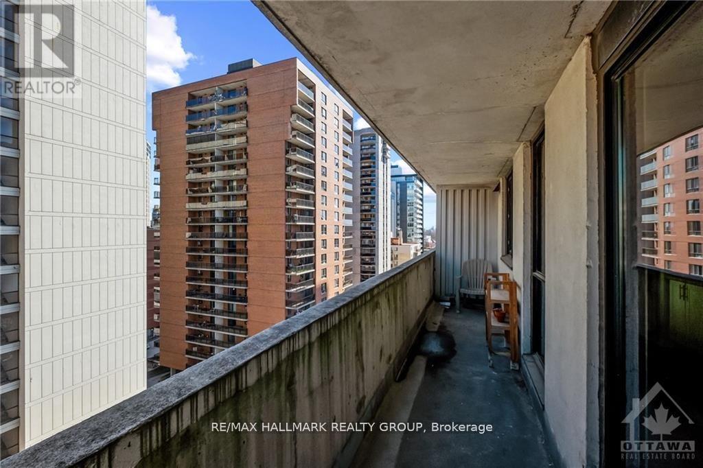 1102 - 200 Bay Street