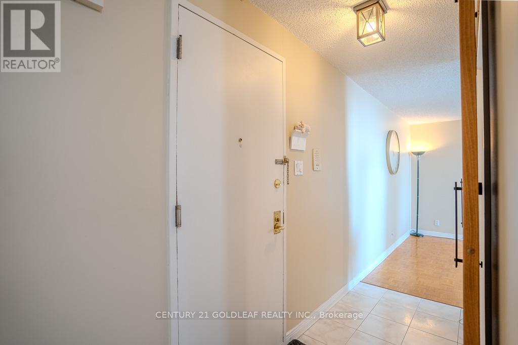 1406 - 505 St Laurent Boulevard