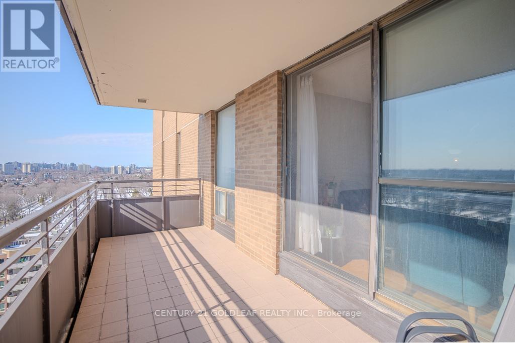 1406 - 505 St Laurent Boulevard