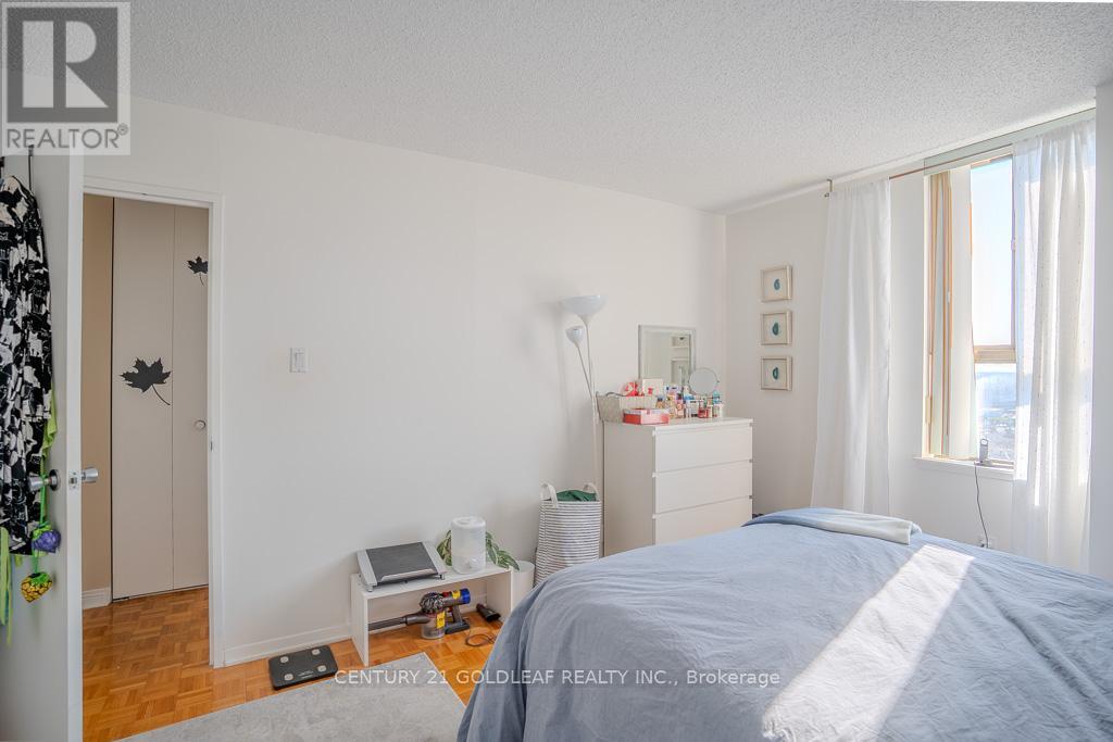 1406 - 505 St Laurent Boulevard