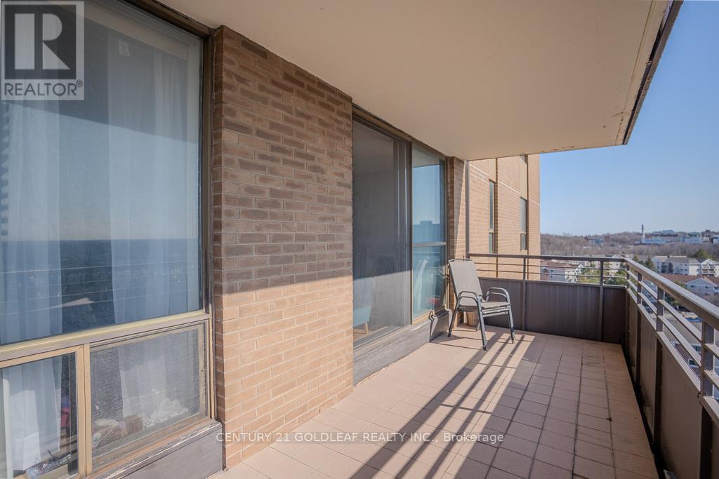 1406 - 505 St Laurent Boulevard