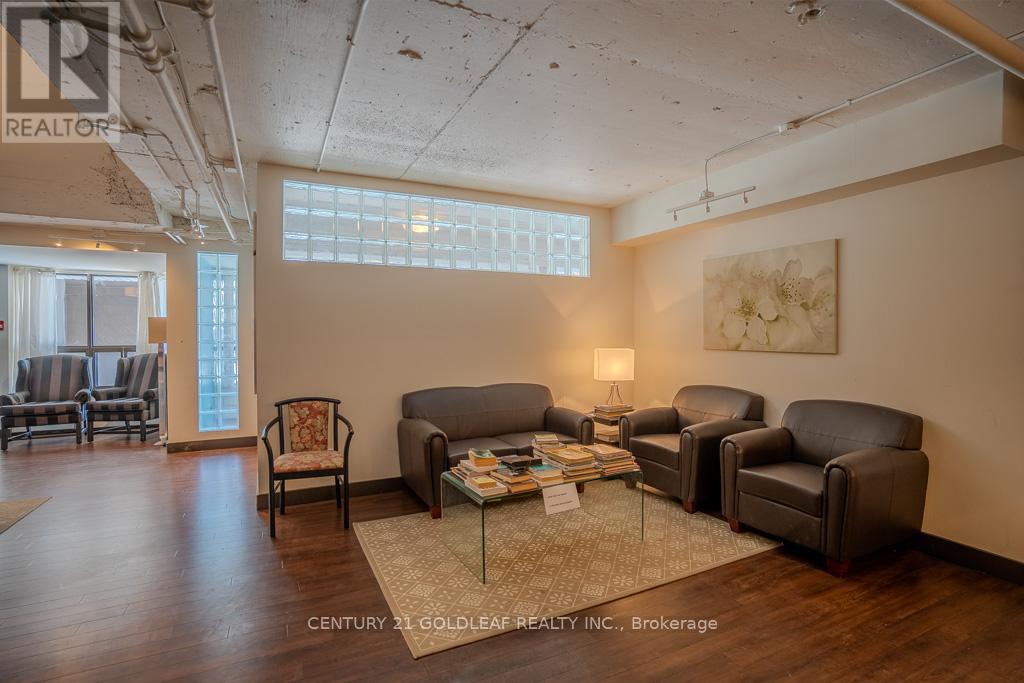 1406 - 505 St Laurent Boulevard