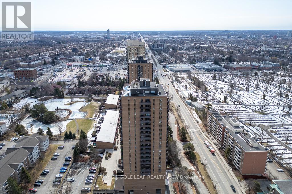 1406 - 505 St Laurent Boulevard