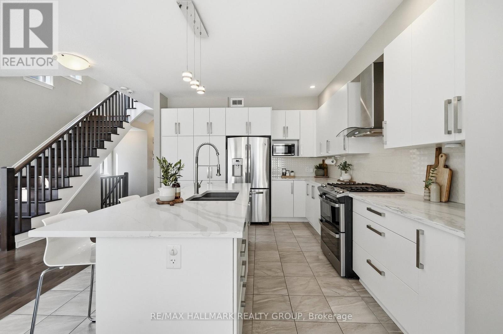 570 Baie-des-castors Street