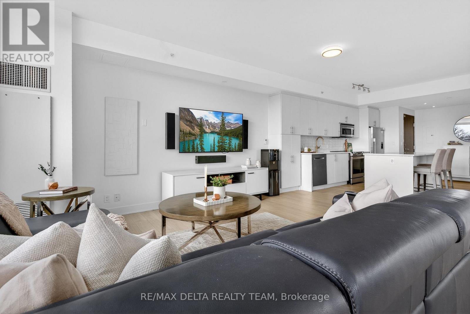 307 - 1035 Bank Street