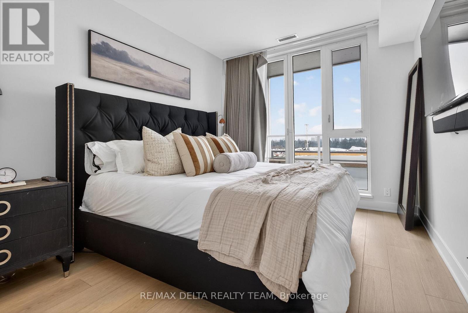 307 - 1035 Bank Street