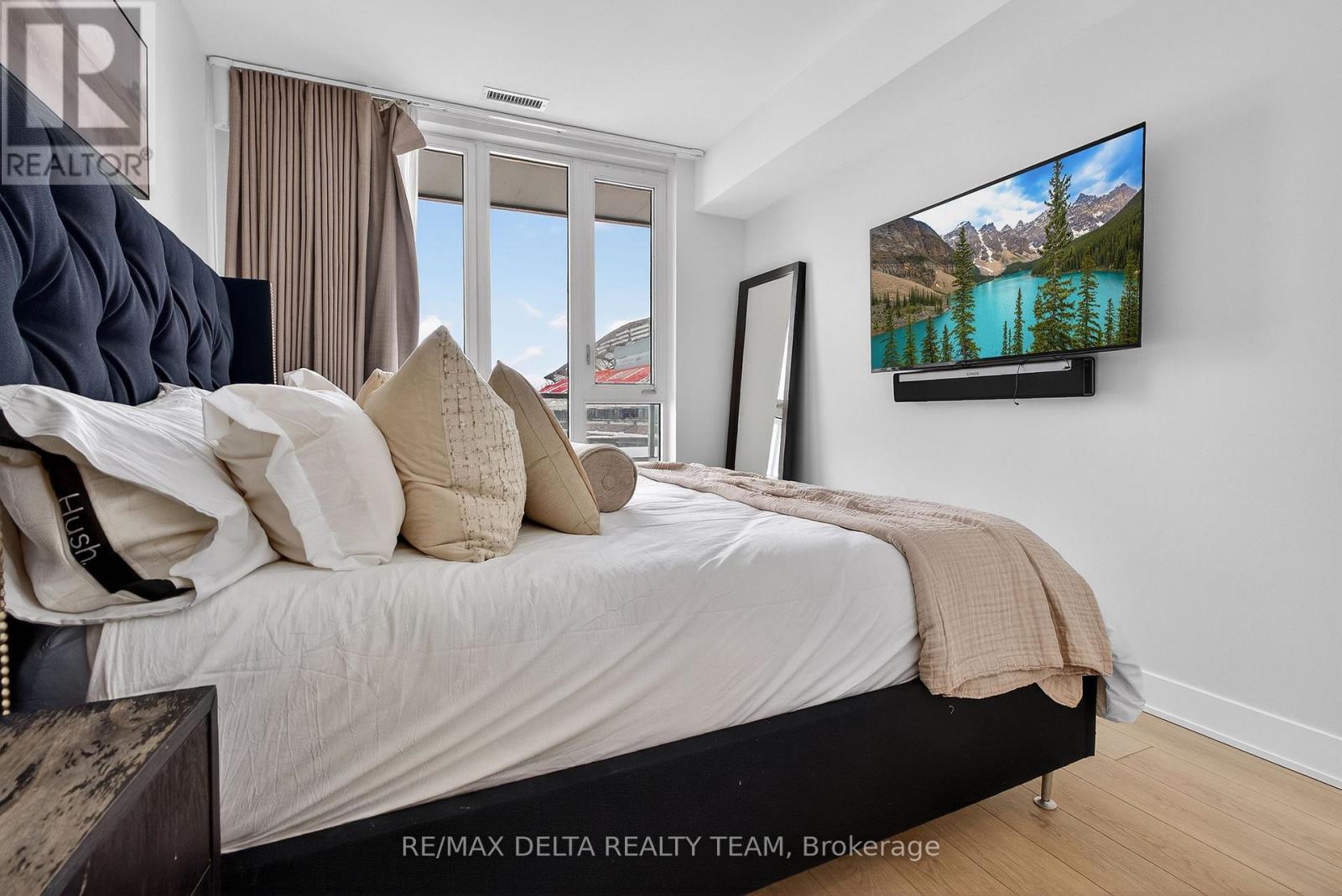 307 - 1035 Bank Street