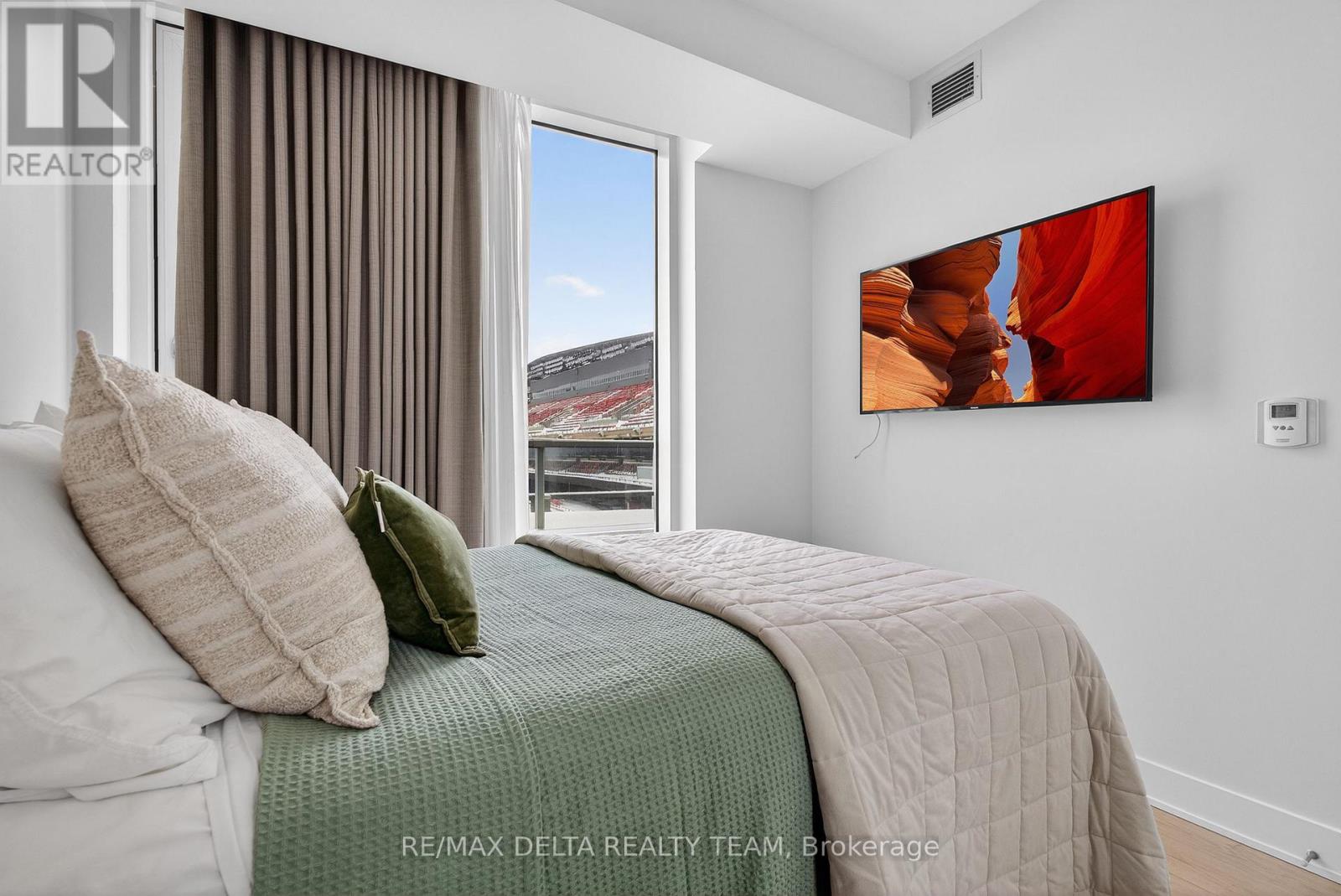 307 - 1035 Bank Street