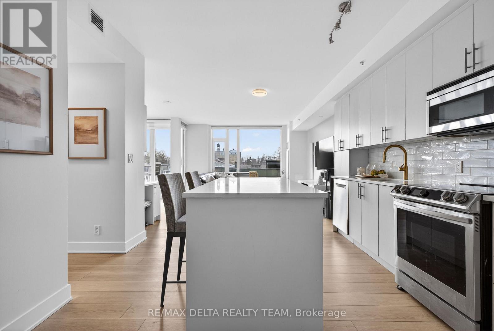 307 - 1035 Bank Street