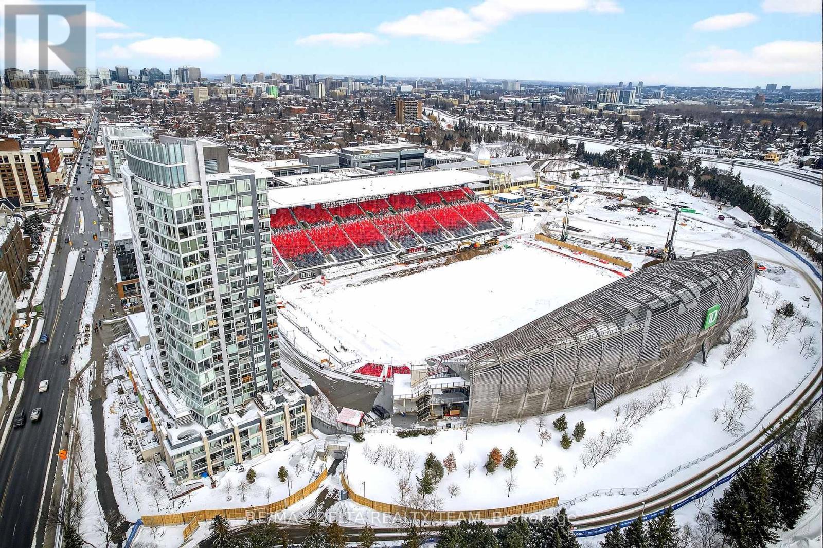 307 - 1035 Bank Street