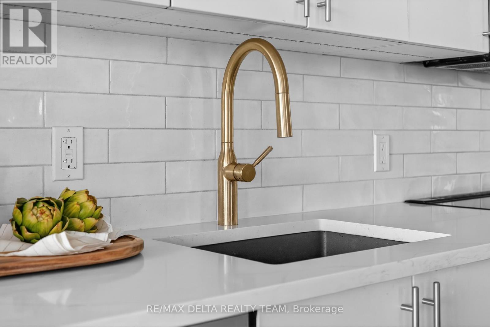 307 - 1035 Bank Street