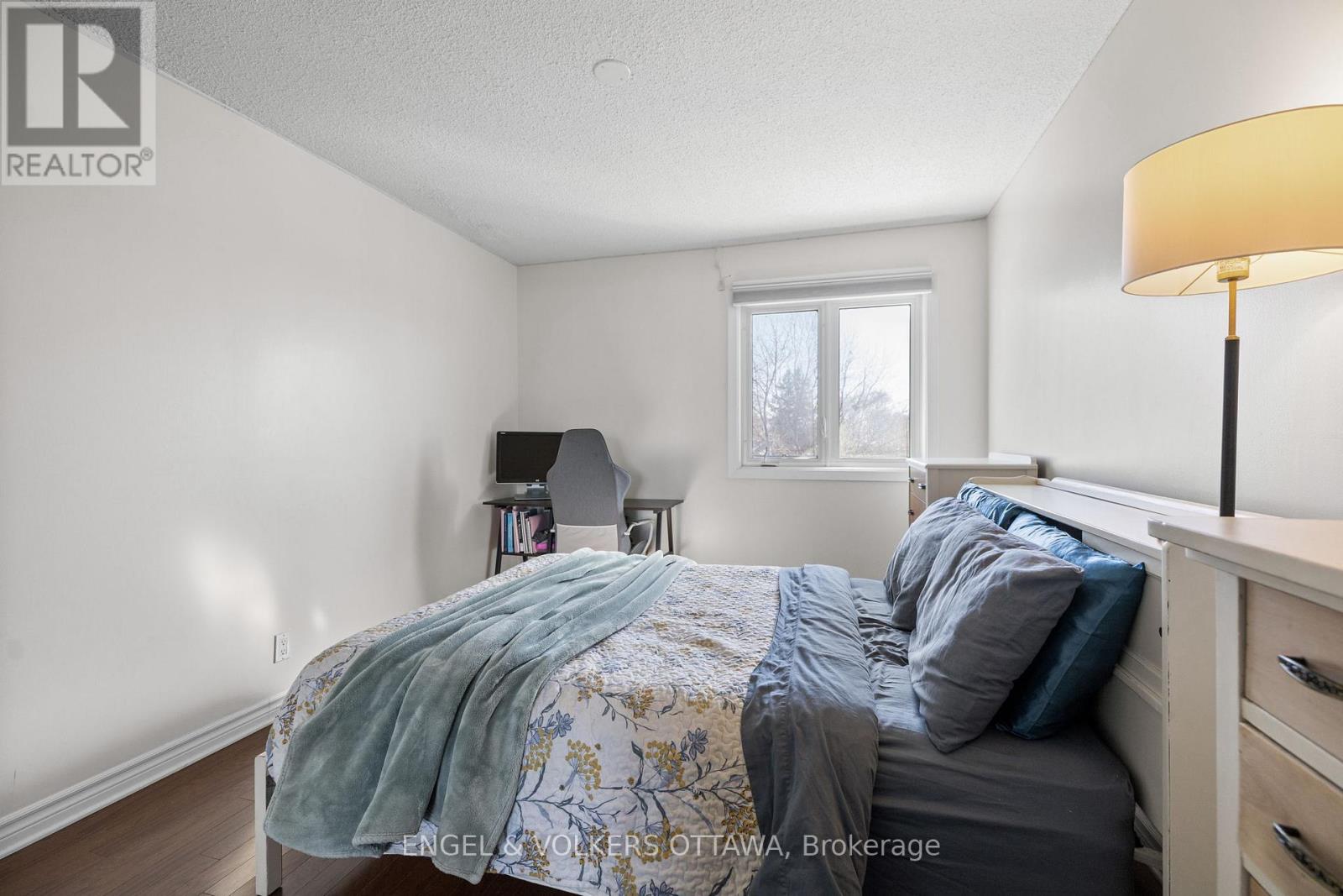 303 - 158a Mcarthur Avenue