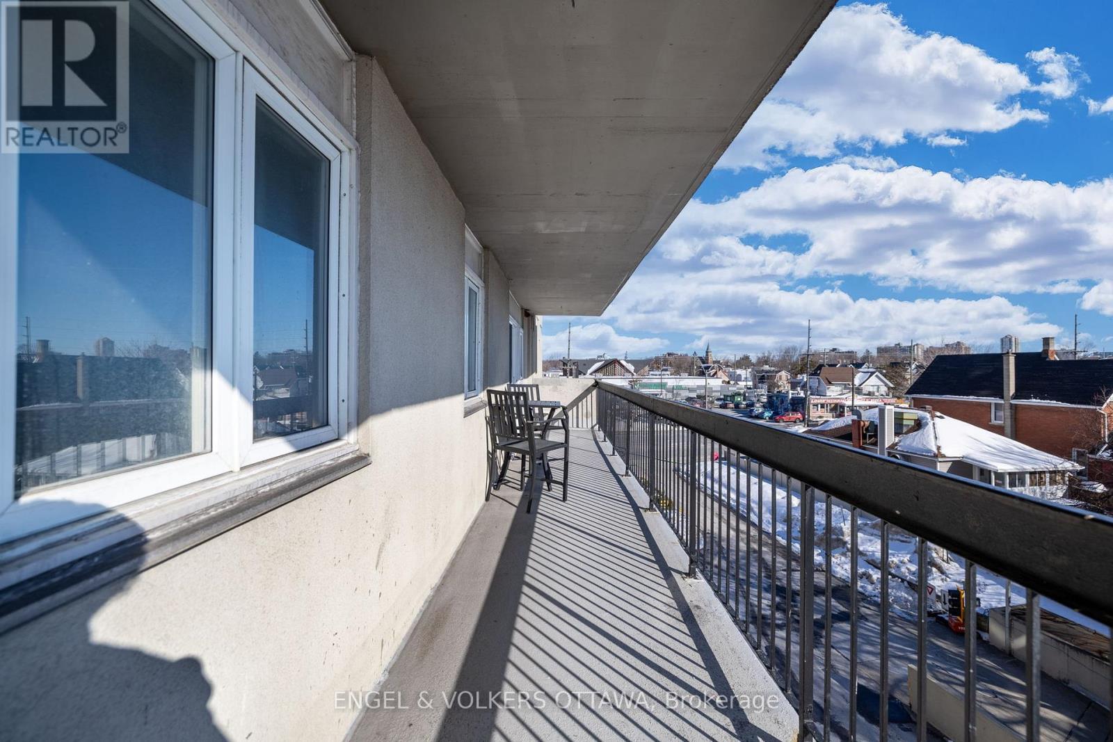 303 - 158a Mcarthur Avenue