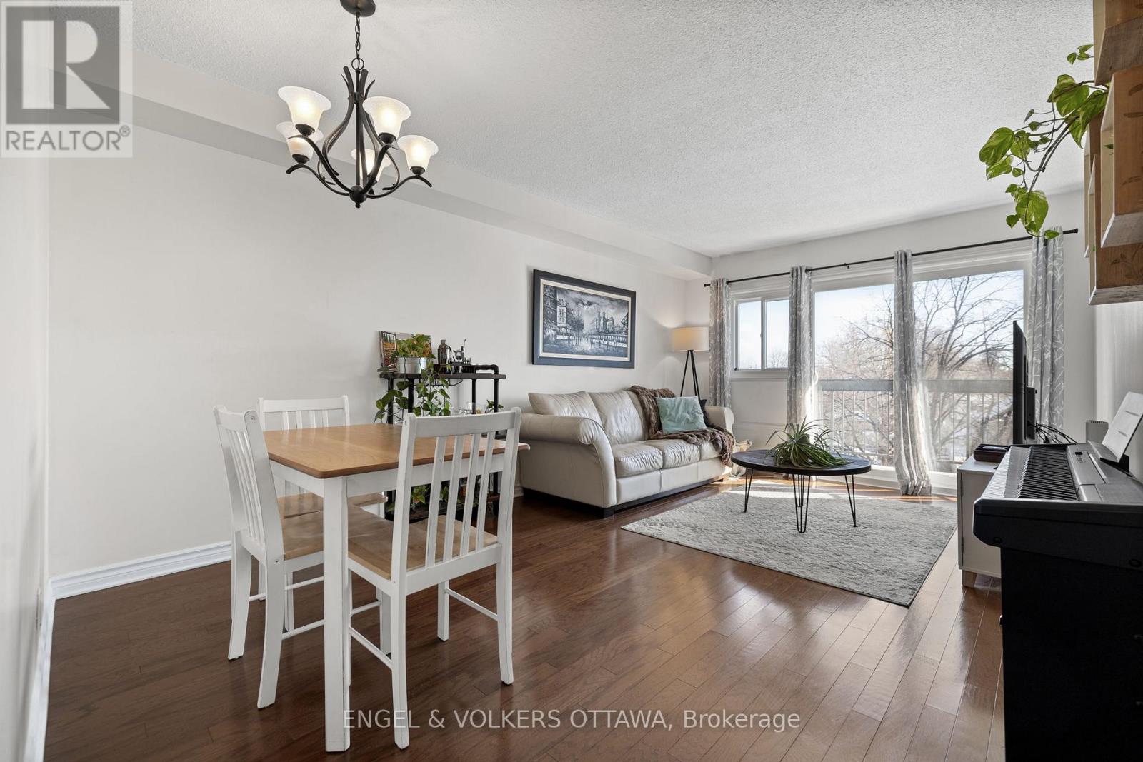 303 - 158a Mcarthur Avenue